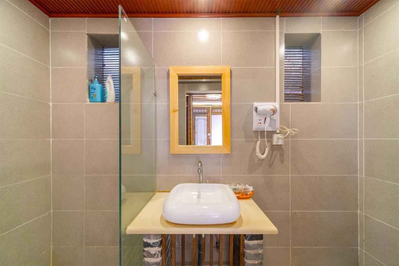 Lewo Guest House Лицзян Экстерьер фото